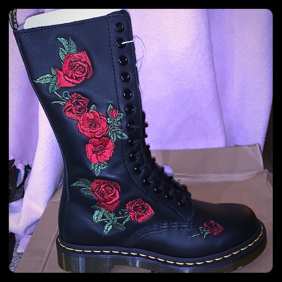 dr martens vonda black roses